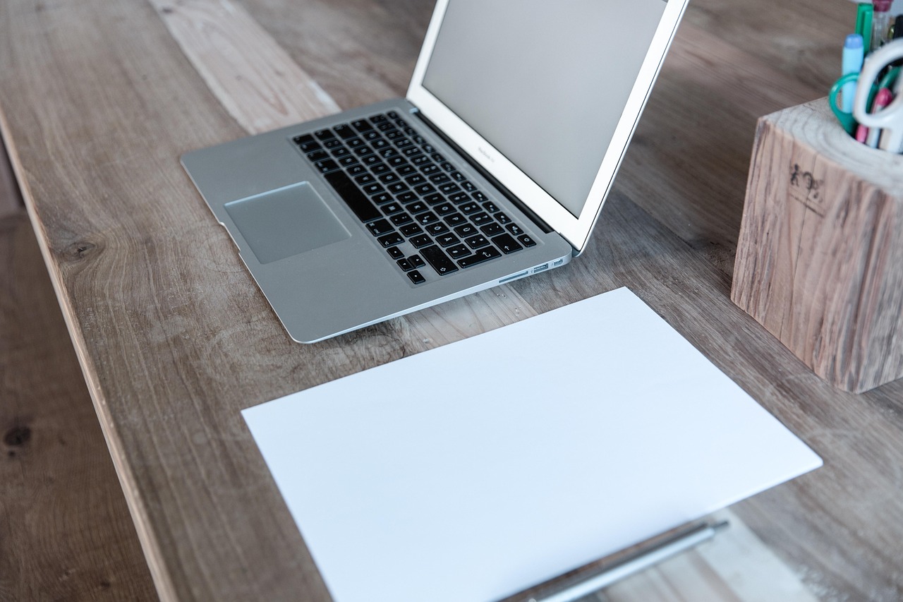 Home office, laptop, notebook — Choosing Ultrasonic Thickness Gauges