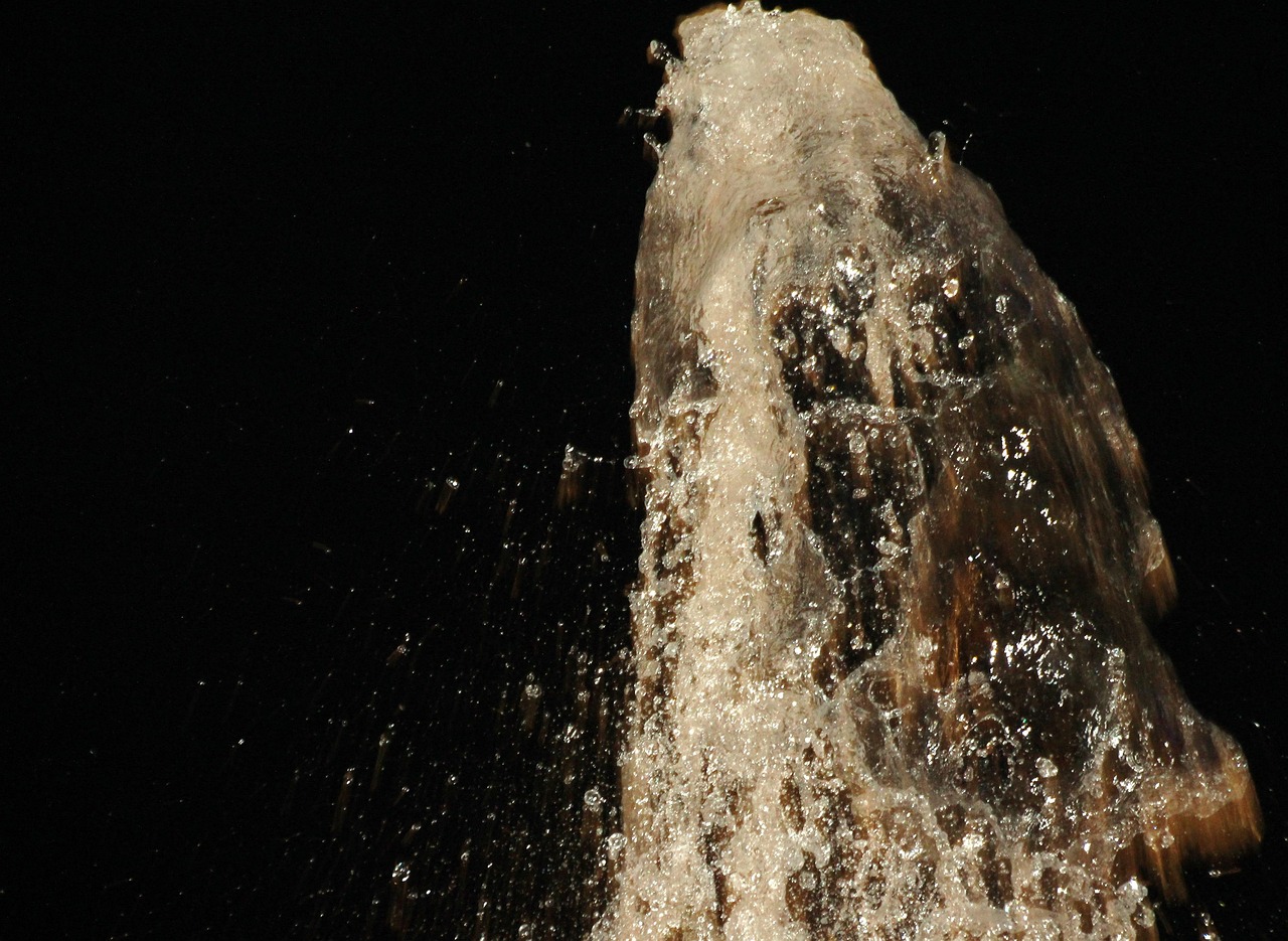Fountain, nature, water — Flat Convex Lens