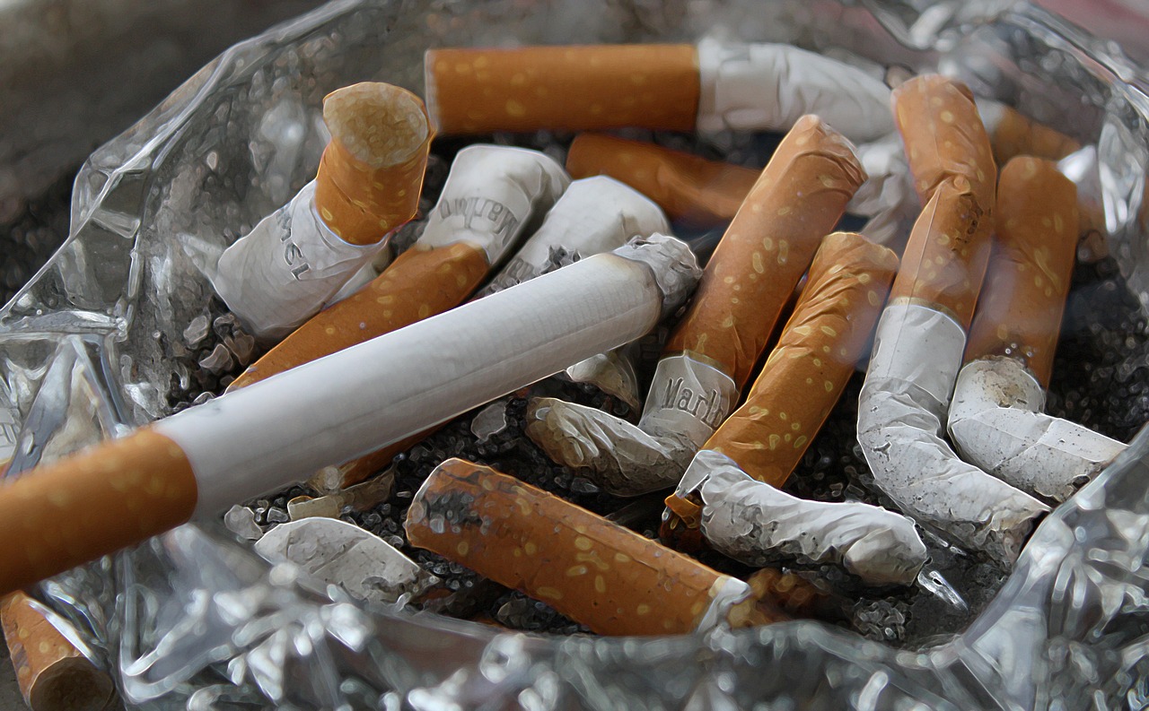 Cigarettes, ashtray, ash — Get Comprehensive Fitness Data with Non-Whoop Strap Devices