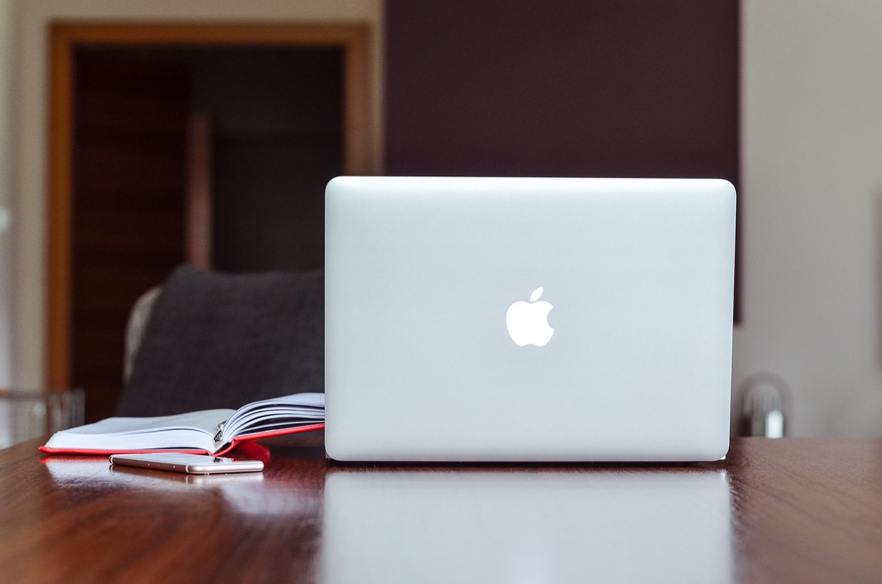 Apple, macbook, notebook — "How the FHIR Terminology Browser Simplifies Medical Vocabulary Management"