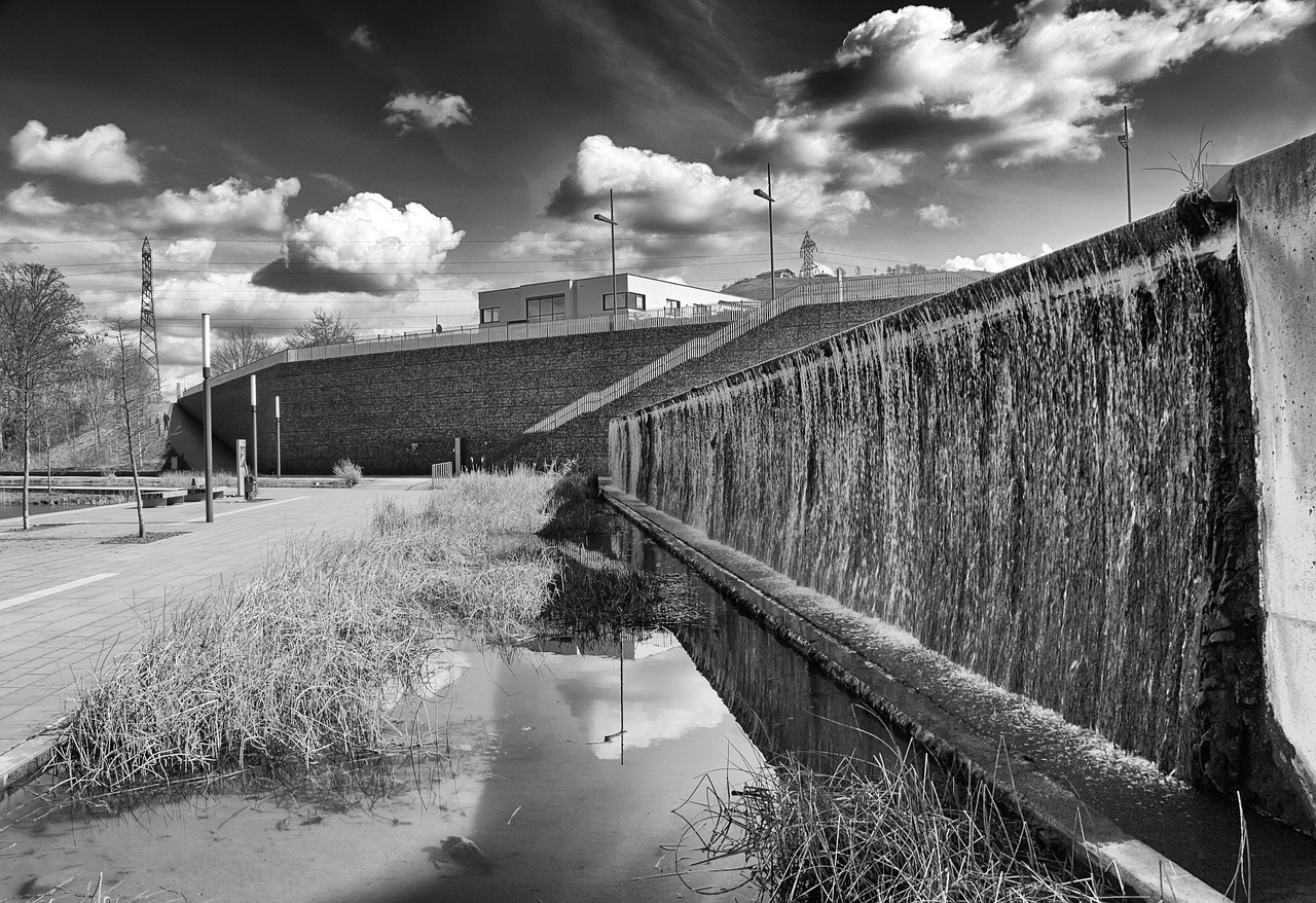 Waters, black and white photography, artificial waterfall — Tips For A Perfect Resume Build